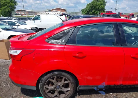 2013 Ford Focus Se z USA, uszkodzony, nr VIN 1FADP3F21DL337195